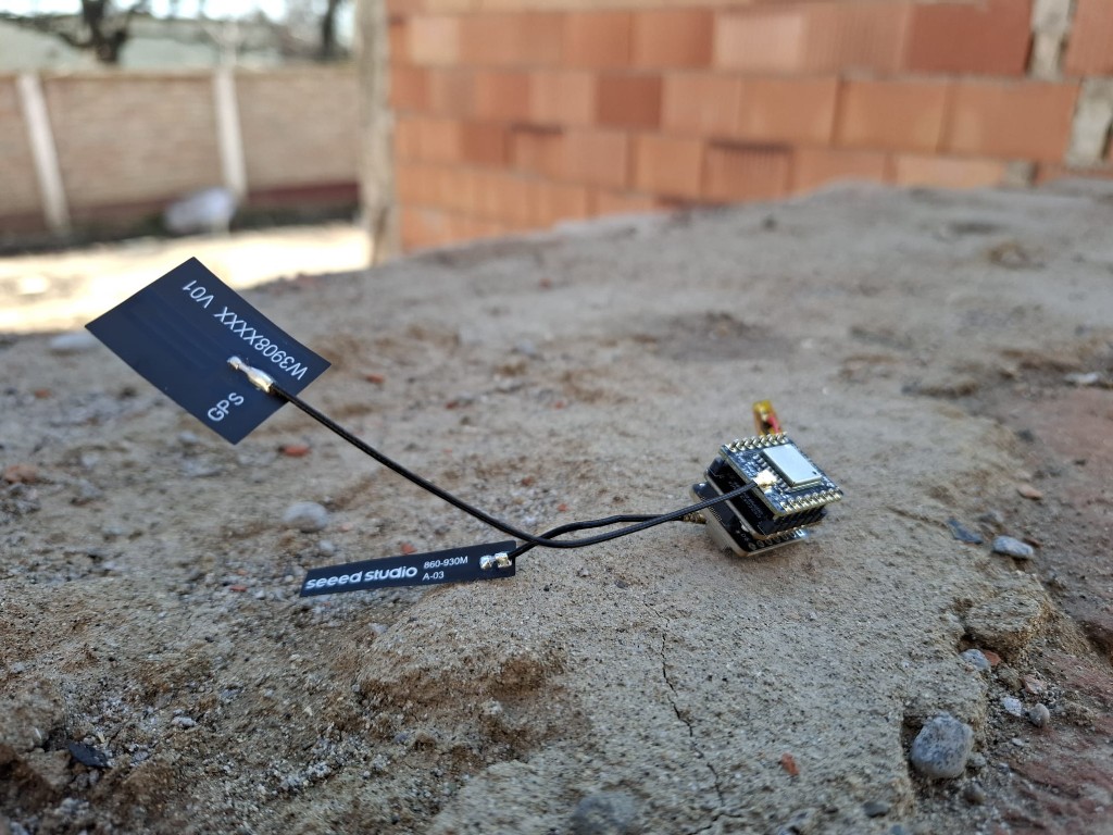 The on-board sensor module: LoRa radio, antennas and tagged housing.